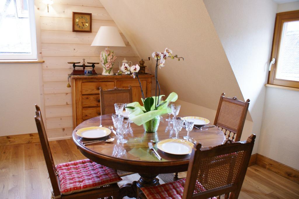 Gites Les Bains Riquewihr Room photo