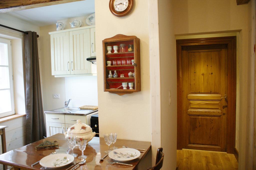 Gites Les Bains Riquewihr Room photo